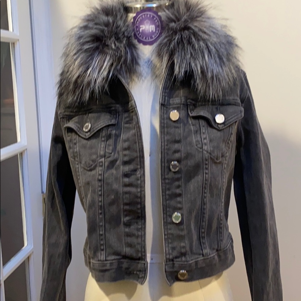 Grey jean jacket with grey faux fur! Never worn ❣️
